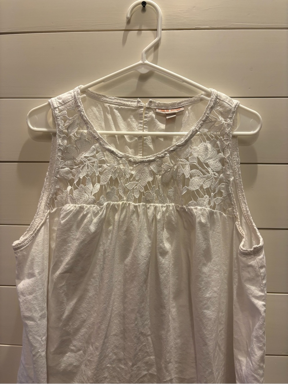 Knox Rose White Floral Lace Yoke Sleeveless Camisole Airy Feminine Essential